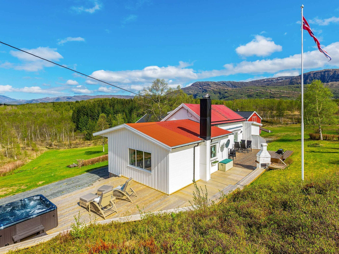Exterior & Views 2, Holiday Home in Inndyr, Gildeskål
