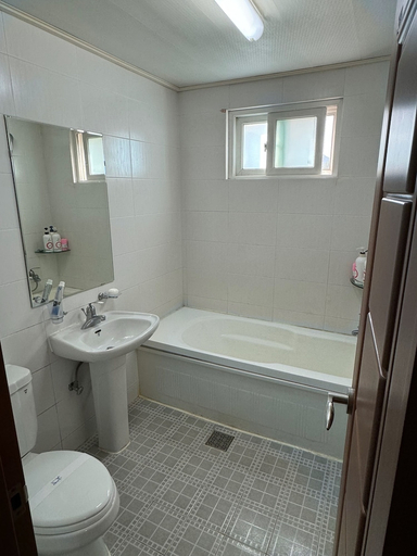 Bathroom, High Valley Hotel, Jeongseon