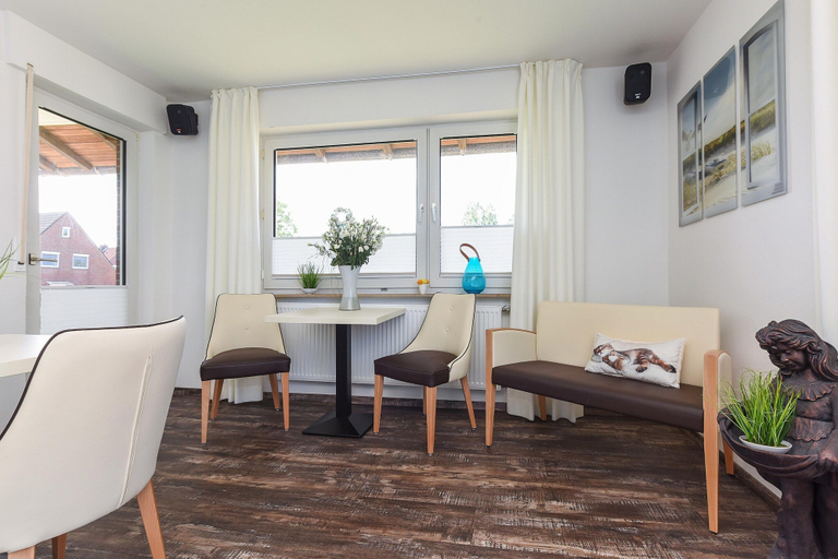 Game room 4, Ferienwohnung 70qm mit Balkon in Bensersiel, Wittmund