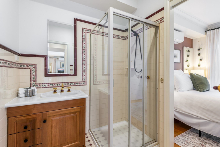 Bathroom 5, Spacious Family Home With Balcony in Pascoe Vale, Melbourne