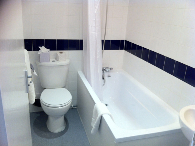 Bathroom 5, Royal Bath Hotel, Bournemouth