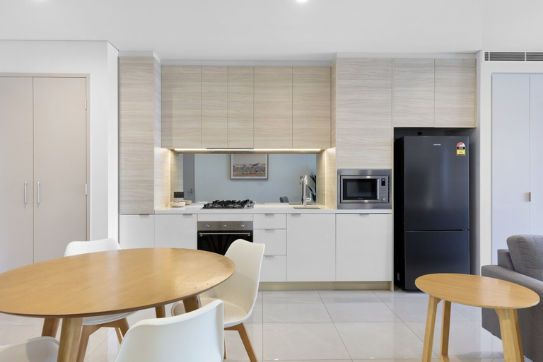 Private kitchen 2, Luxe Oceanfront 1-bed High Rise With Pool & Gym, Gold Coast