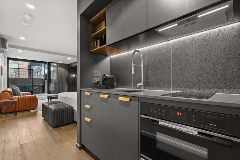 Private kitchen 4, Convenient Braddon Studio With Parking, Canberra