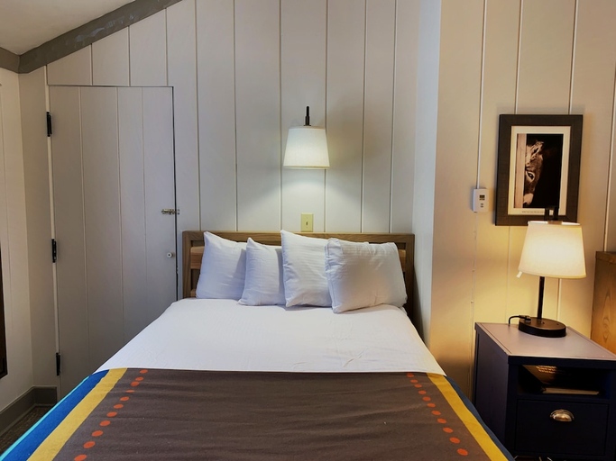 Bedroom 3, Bright Angel Lodge - Inside the Park, Coconino