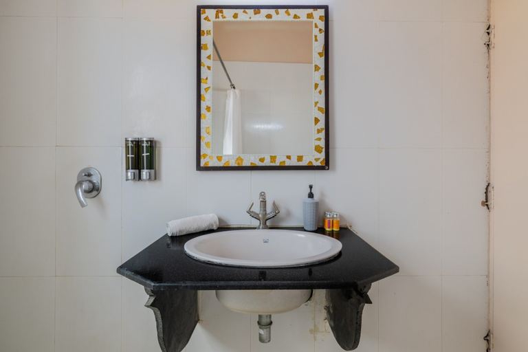 Bathroom 3, SURYAA VILLA JAIPUR A CLASSIC HERITAGE HOTEL, Jaipur