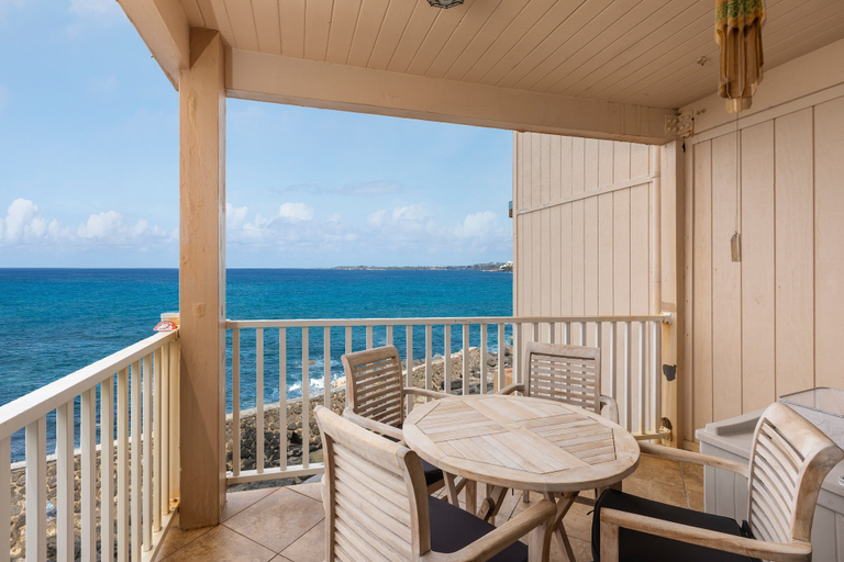 Outdoor dining 2, Sea Village 4113 2 Bedroom Condo, Hawaii