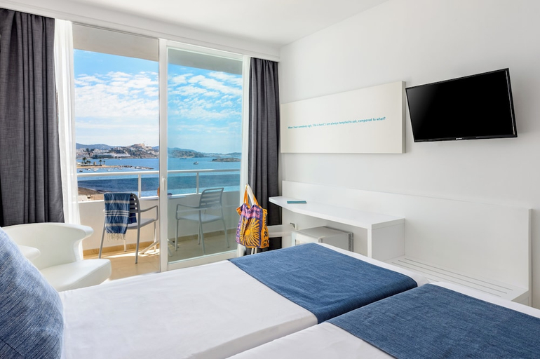 Bedroom 3, Vibra Algarb Hotel, Baleares