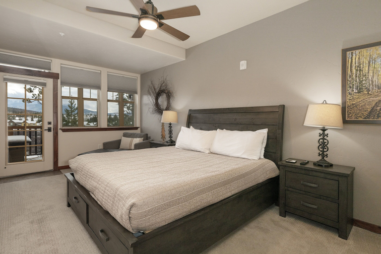 Room 3, Cozens Pointe E 102 2 Bedroom Condo by RedAwning, Grand