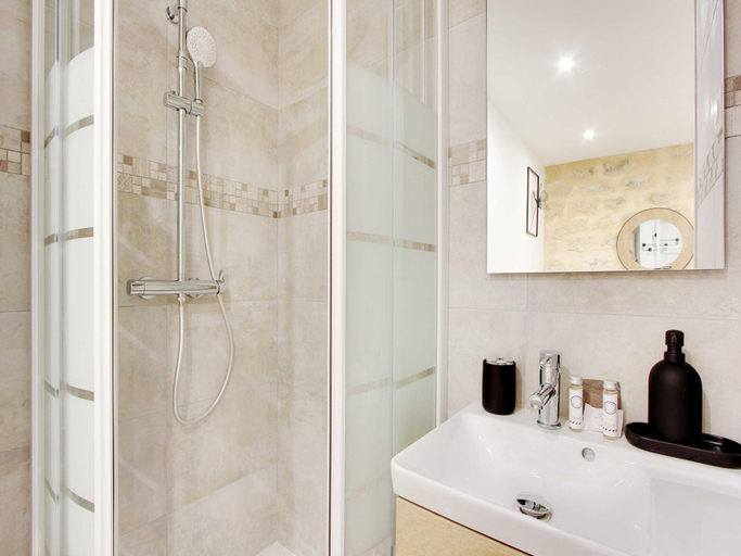 Bathroom, Charming Apartment -1BR2P- Le Kremlin-Bicetre, Val-de-Marne