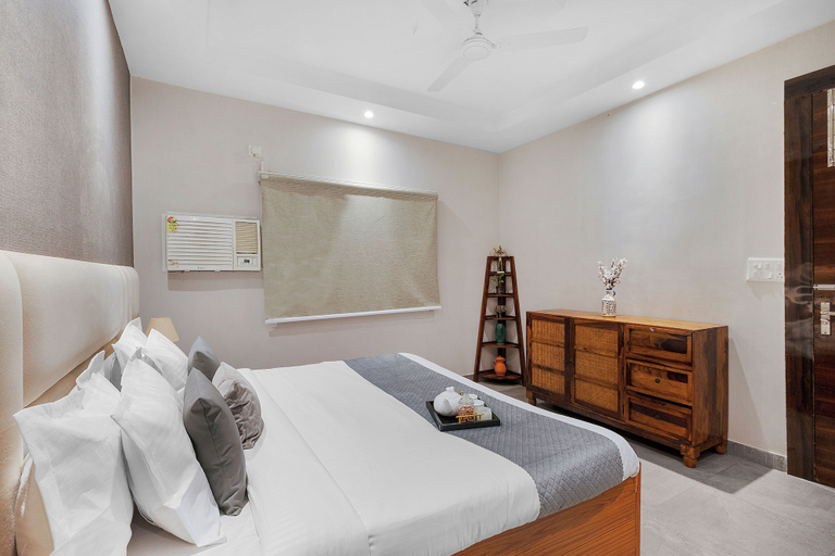 Room 5, Alaya Stays Krishna Manor 3BHK With Pool, Gautam Buddha Nagar