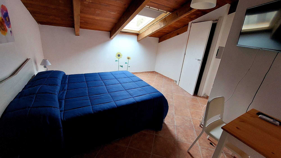 Bedroom 2, B&B Don Peppe, Salerno