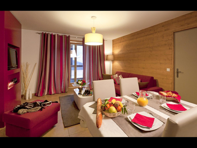 4, Apartment in France with Spa and Mountain Views, Savoie