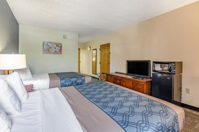 Bedroom 5, Radford Inn, Radford