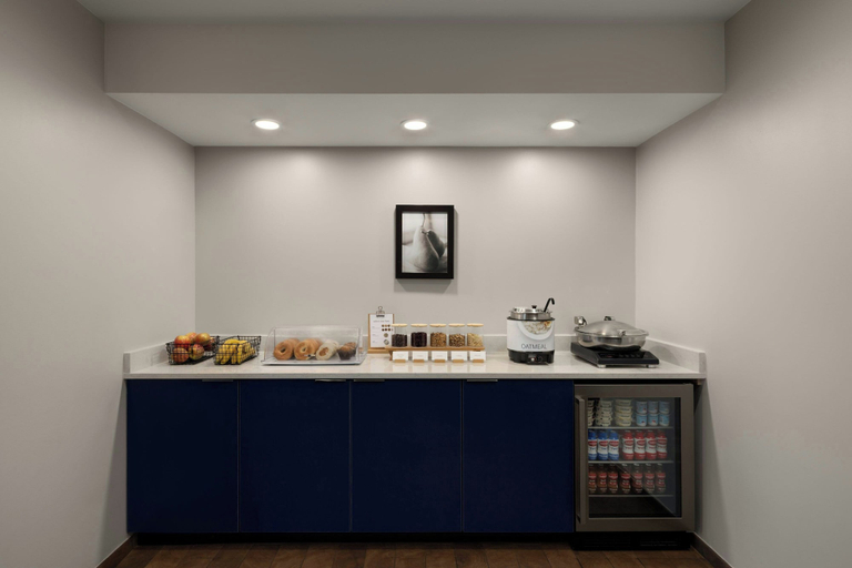 Food & Drinks 5, Towneplace Suites Anchorage Midtown, Anchorage