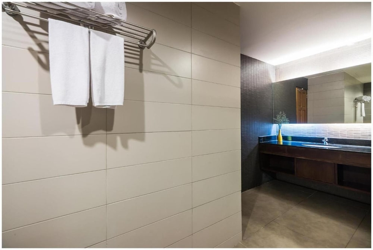 Bathroom 4, Sea Me Spring Tree Hotel - Adults only, Pattaya