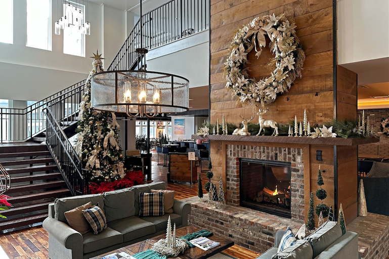 Public Area, Beaufort Hotel NC, Carteret