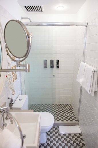 Bathroom 5, Socialtel Copacabana, Rio de Janeiro