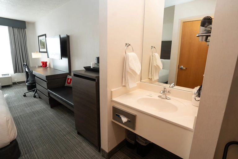 Room 5, University Guest House, Salt Lake
