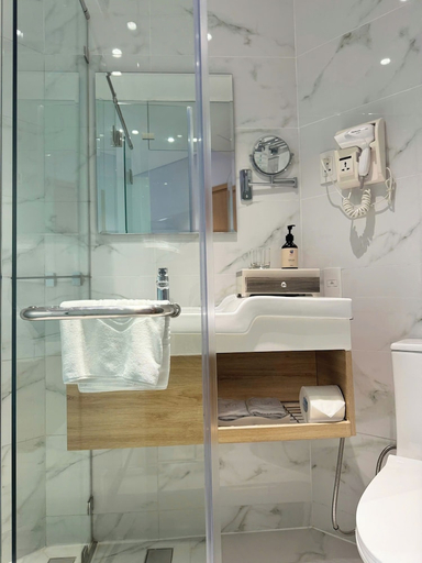 Bathroom 4, Adora Mira Hotel, District 1