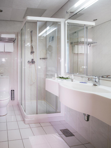 Bathroom 3, Hotel Paka, Velenje