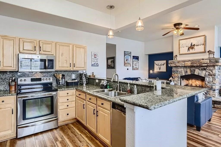 Private kitchen 4, 152 Ponds On The Blue River 3 Bedroom Home, Summit
