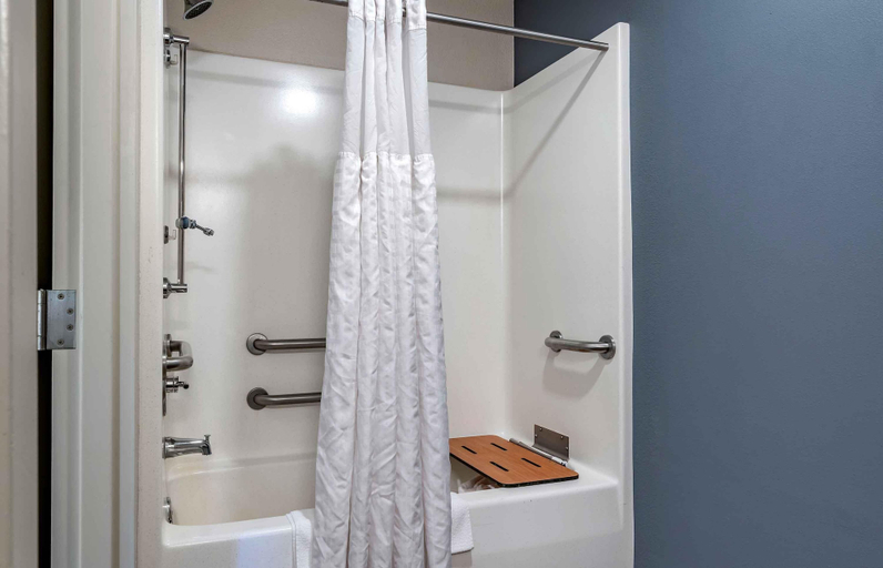 Bathroom 4, Extended Stay America Premier Suites Oakland Alameda, Alameda