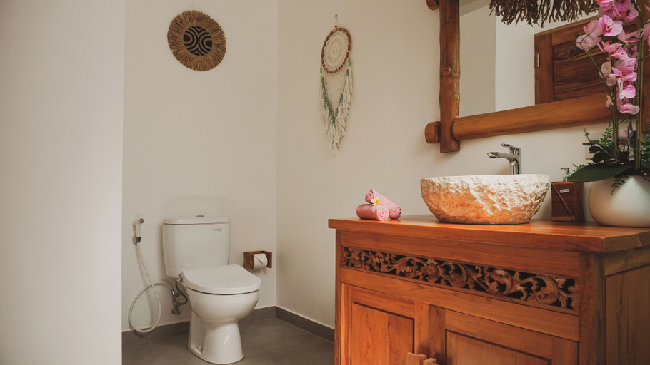 Bathroom 2, Angsoka Villas Amed, Karangasem