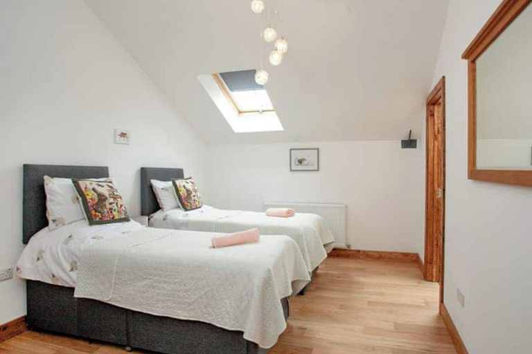 Bedroom 3, 2-bed Cottage Sleeps 4 With Hot Tub, Devon