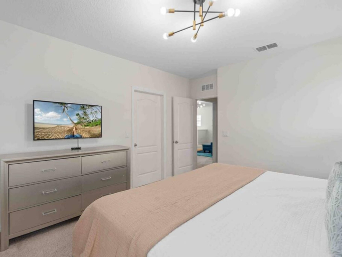 Room 4, Super Comfy- 7BD 5 5BA Sleep s 22 w Amenities, Polk