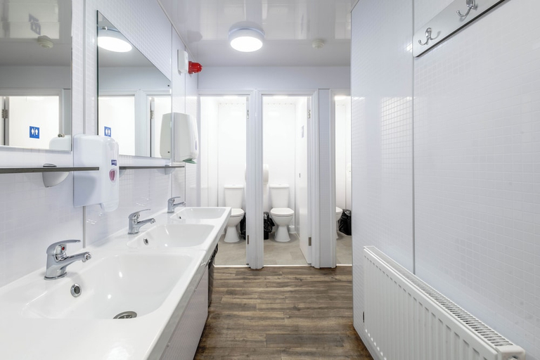 Bathroom 3, Palmers Lodge Swiss Cottage - Hostel, London