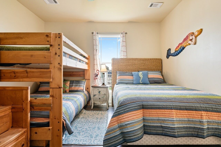 Room 4, Pelican Path 3 Bedroom Home, Galveston
