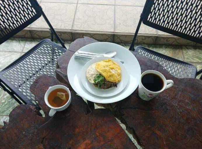 Food & Drinks 5, Loma Tranquila, Alajuela
