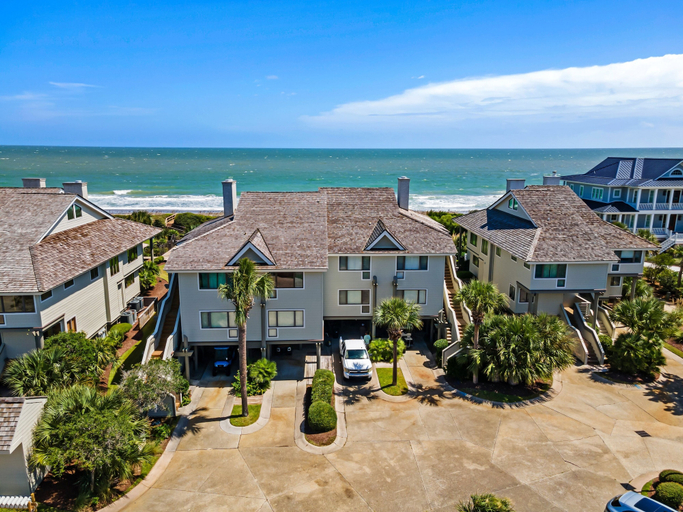 Exterior 4, Oceanfront Elegance With A Pool 3 Bedroom Villa by Peace Vacations, Georgetown