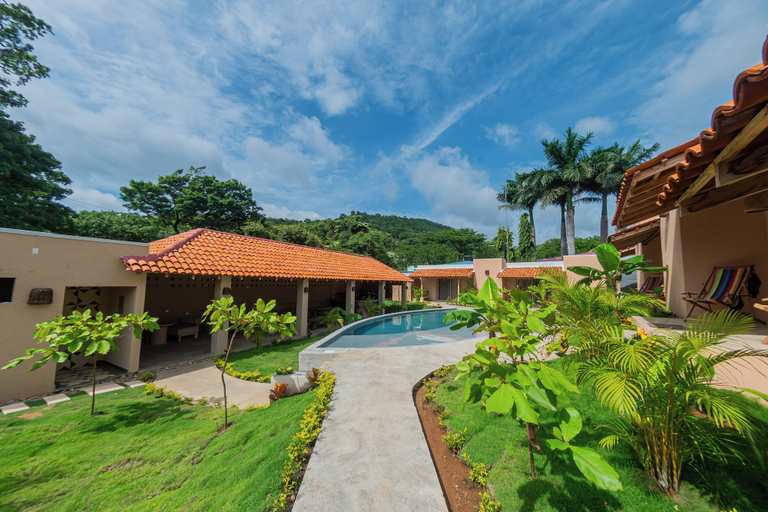 Exterior 2, Casa Nära Hotel, Tola