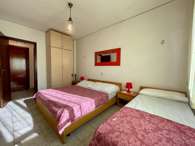 Bedroom 2, Amazing Apartment for 5 People -terrace-pool-tv, Venezia