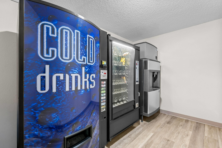 Food & Drinks 5, Days Inn by Wyndham Brunswick Bath Area, Cumberland