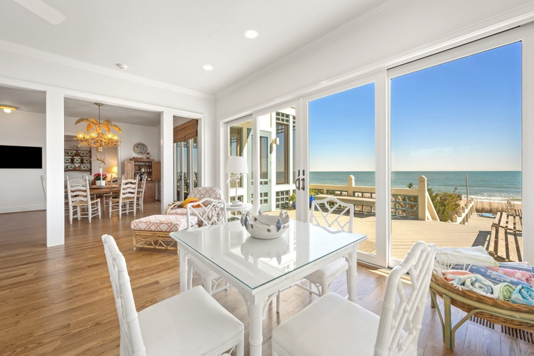 Dining 4, Summertide 5 Bedroom Home, Georgetown