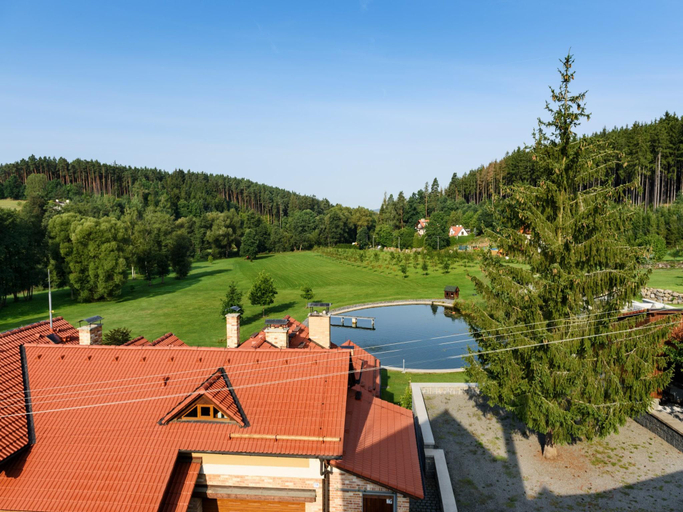 4, Villa in Varvazov with Garden and Barbecue, Písek