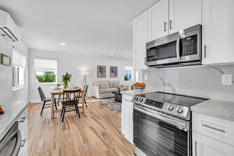 Room 4, Beach Condo King Bed Lush Patio w BBQ Birch Key Two, Broward
