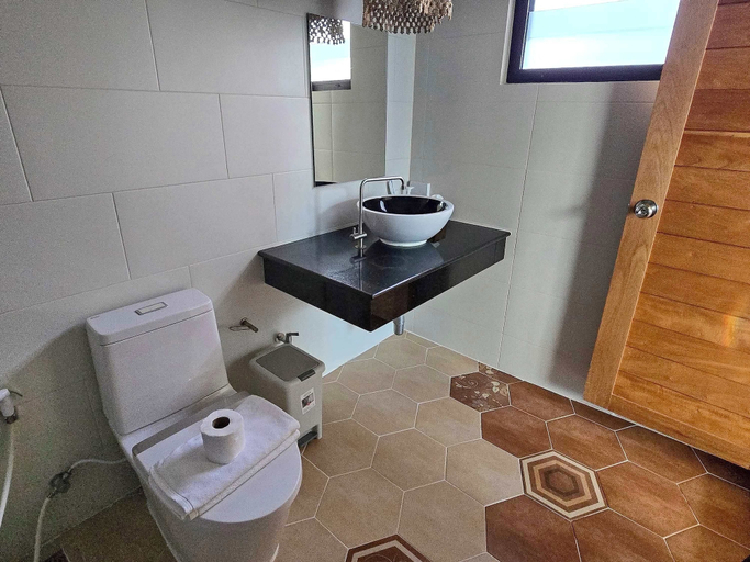 Bathroom 3, Tantai Eco Farm Stay at Khao Yai, Pak Chong