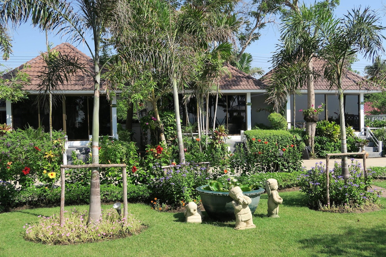 Public Area, Chomtalay Resort at Had Chaosamran Beach, Ban Laem