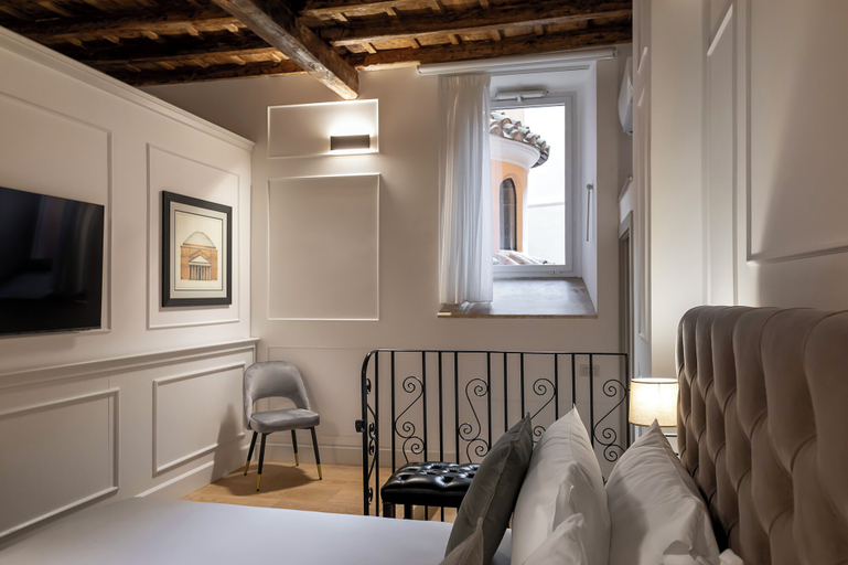 Bedroom 5, Palazzo Goldoni Condotti Collection, Rome