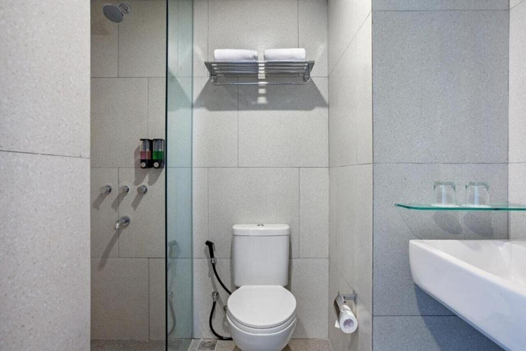 Bathroom 3, Amaris Hotel Tasikmalaya, Tasikmalaya