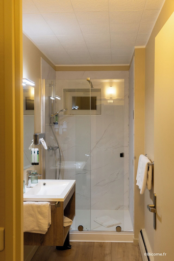 Bathroom 4, Le Relais De Montigny - Logis, Seine-Maritime