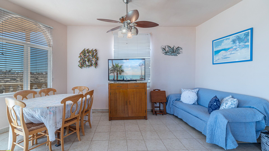 Living area 3, Cypress House Close Distance to the Beach at Las Conchas, Puerto Peñasco