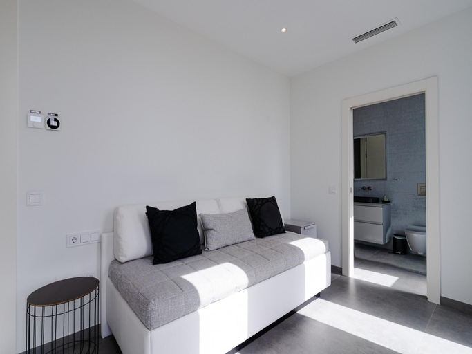 4, Villa in Marbella with Private Heated Pool, Málaga