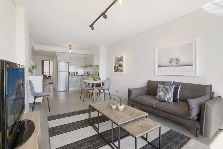 Others 3, Central 1-Bedroom Apartment with City Views, Sydney
