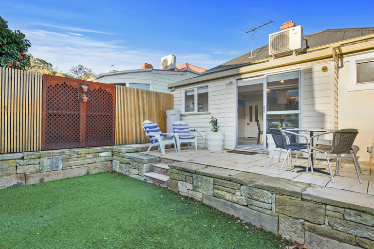Exterior 2, Charming 2-bed House in North Hobart, Hobart