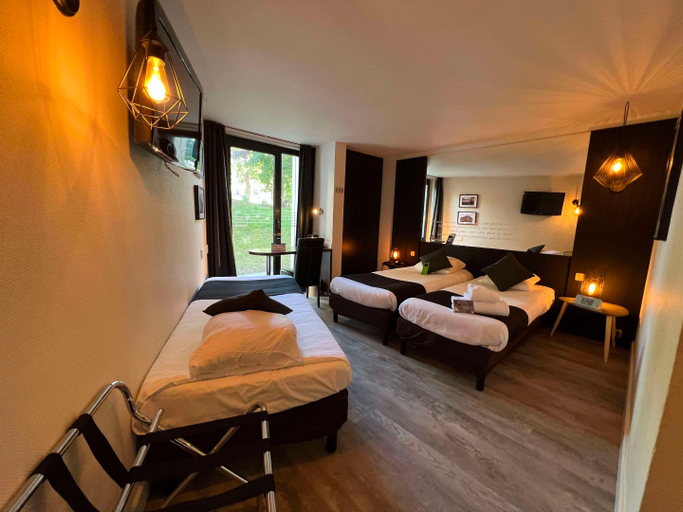 Bedroom 3, Logis Hotel-Restaurant des Acacias, Nord