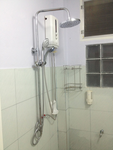 Bathroom 3, Baan Par Pern Hadchaosamran, Muang Phetchaburi